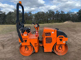 Dynapac CC102 Vibrating Roller Roller/Compacting - picture0' - Click to enlarge