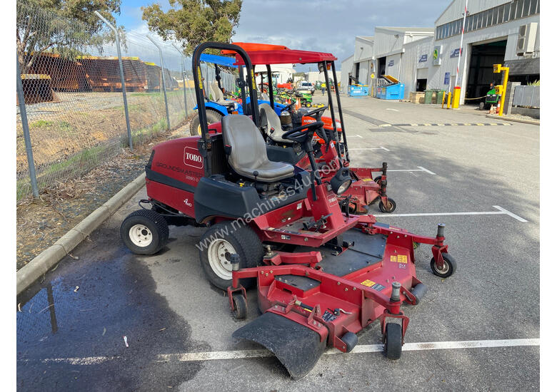 caption Toro GroundsMaster 3280 D Front Deck Lawn Equipment