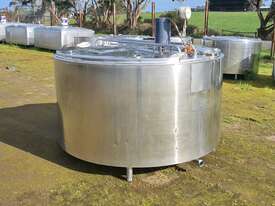 1,900lt STAINLESS STEEL TANK, MILK VAT - picture0' - Click to enlarge