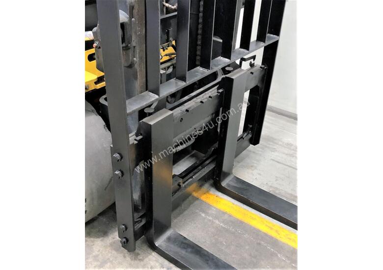 caption 3.0T LPG Counterbalance Forklift