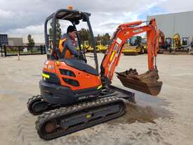2018 KUBOTA U25 2.6T MINI EXCAVATOR WITH QUICK HITCH, BUCKETS AND LOW 700 HURS - picture2' - Click to enlarge