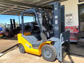 2020 MLAVulcan 2.5T Forklift - Dual Fuel - picture2' - Click to enlarge