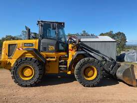 JCB 426 13.4T 150Hp Wheel Loader with Quick Hitch - picture1' - Click to enlarge