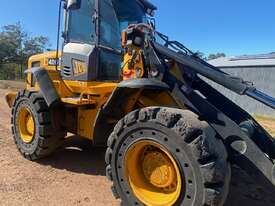JCB 426 13.4T 150Hp Wheel Loader with Quick Hitch - picture0' - Click to enlarge