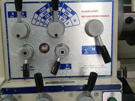 High precision lathe - picture0' - Click to enlarge