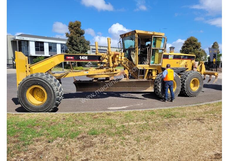 caption 2005 CAT 14H GRADER WIRED FOR TOPCON GPS. 13,515 HOURS.
