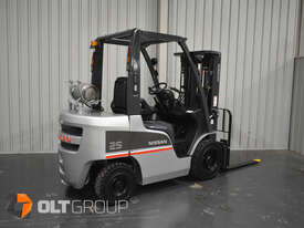 Nissan 2.5 Tonne Forklift 4 Hydraulic Functions Fork Positioner LPG EFI New Steer Tyres - picture1' - Click to enlarge