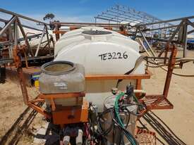 TRAILING BOOM SPRAYER - 3000LITRE TANK - picture2' - Click to enlarge