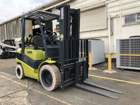 Container Access + Non Marking Tyre 3.0t LPG Forklift - Hire - picture0' - Click to enlarge