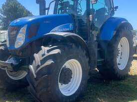 New Holland T7070 Tractor - picture0' - Click to enlarge