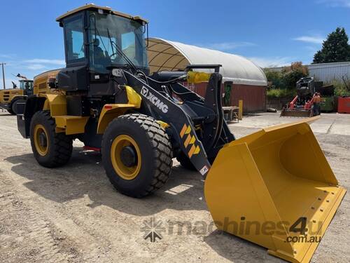 caption XC938Wheel Loader 11T - On Factory Clearance Sale!