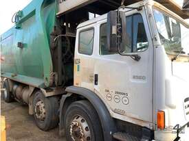 Iveco Acco 2350 Front Lift Garbage Compactor - picture0' - Click to enlarge