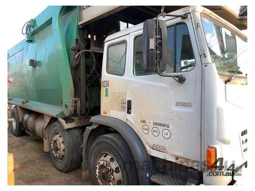 Iveco Acco 2350 Front Lift Garbage Compactor