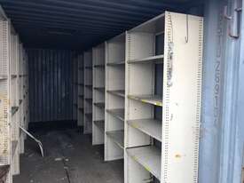 20' Shipping container - picture2' - Click to enlarge