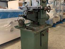 Universal Milling Machine - picture1' - Click to enlarge