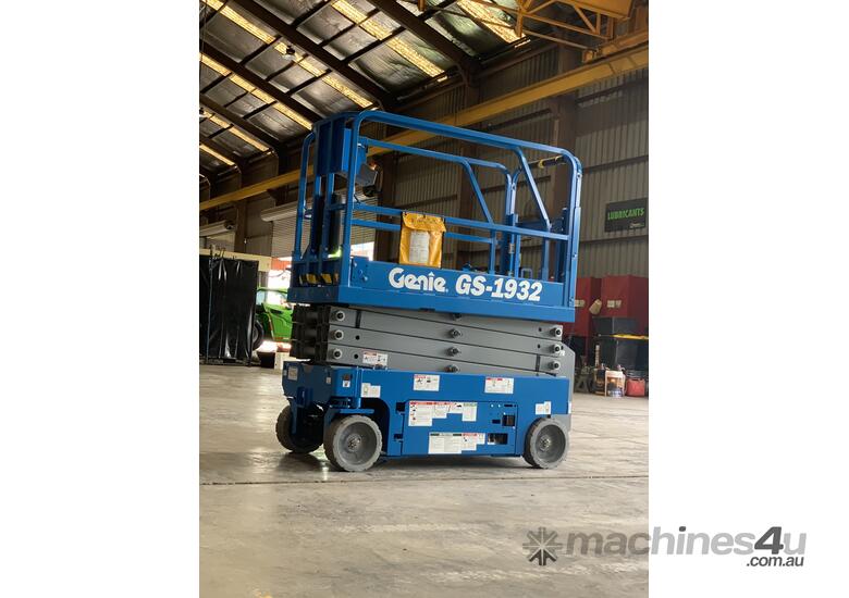caption New Genie GS1932 Electric Scissor Lift