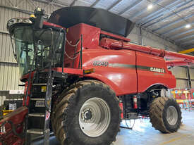 CASE IH 8240 Header(Combine) Harvester/Header - picture0' - Click to enlarge