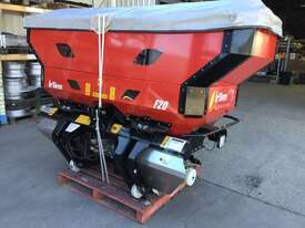 FARMTECH ALPHA F20 DOUBLE DISC SPREADER (2000L) - picture0' - Click to enlarge