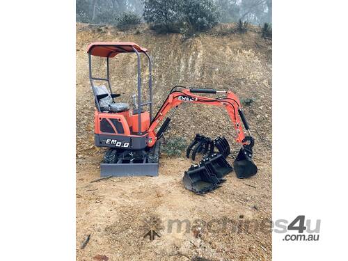 Mini Excavator EM0.8 with swing boom & Trailer Package + FREE attachments.