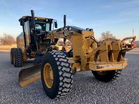 2015 John Deere 672G - picture0' - Click to enlarge
