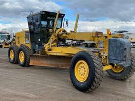 Komatsu GD555-3A - picture0' - Click to enlarge