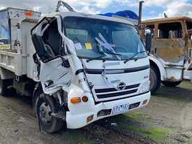 Hino 300 - 816 - picture0' - Click to enlarge