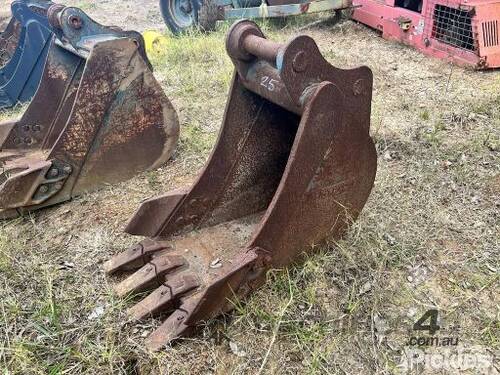 Hyundai Digging Bucket, 450mm