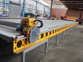 CNC AERONAUT MAXIS PLOTTER CUTTER WITH VACUUM HOLD DOWN TABLE - picture0' - Click to enlarge