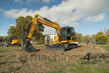 Excavator 17T - Cummins Engine + Compact Radius Excavator with Short Tail Swing!