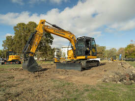 Excavator 17T - Cummins Engine + Compact Radius Excavator with Short Tail Swing! - picture0' - Click to enlarge