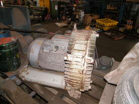 Busch  100  mm  side channel  blower - picture0' - Click to enlarge