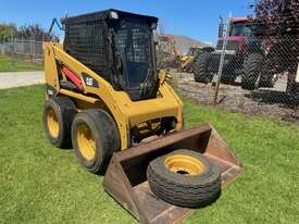 Loader Skid Steer CAT 226B-3 G/P Bucket A/C cab - picture0' - Click to enlarge