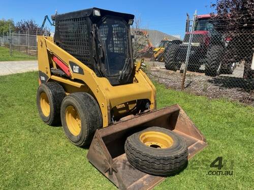 Loader Skid Steer CAT 226B-3 G/P Bucket A/C cab