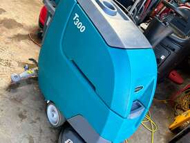 Tennant t300 Walk behind scrubber - picture0' - Click to enlarge