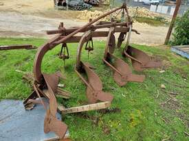 3PL Mouldboard Plough - picture2' - Click to enlarge