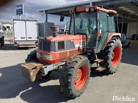 2007 Kubota M110 4x4 Tractor - picture1' - Click to enlarge