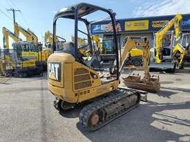 CAT 302.4d 2.4 ton Cat Excavator - picture1' - Click to enlarge