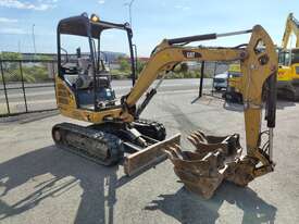 CAT 302.4d 2.4 ton Cat Excavator - picture2' - Click to enlarge