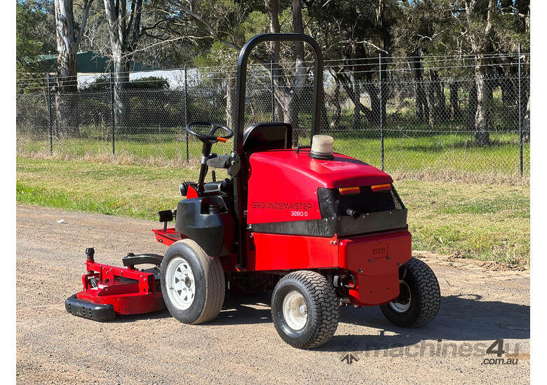 caption Toro GroundsMaster 3280 D Front Deck Lawn Equipment