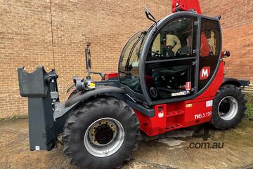 MAGNI   TH5.5-19P TELEHANDLER