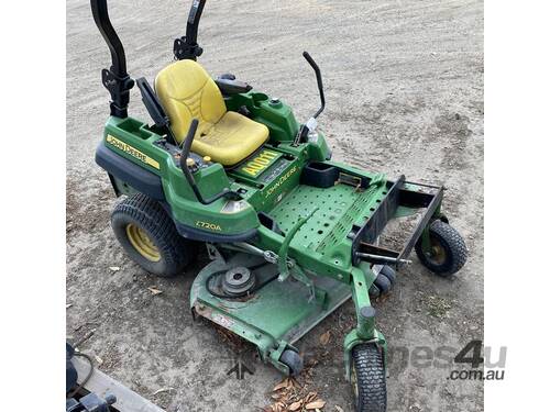 JOHN DEERE Z720A ZERO TURN MOWER