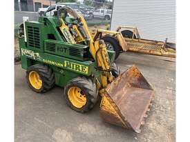 KANGA MINI LOADER SOLD WITH TRAILER & ATTACHMENTS - picture2' - Click to enlarge