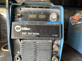 1 x Miller 304 Series Welder - picture1' - Click to enlarge