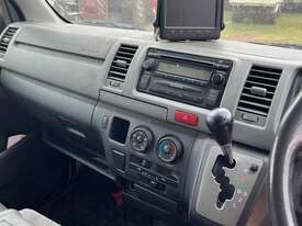 Toyota Hiace 200 - picture2' - Click to enlarge