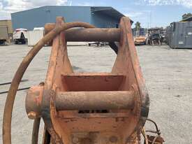 Clam Shell Bucket Attachment - picture0' - Click to enlarge