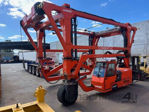 caption Straddle Carrier: Combilift SC3T, 2018 Model