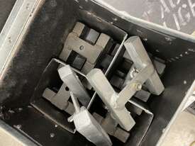 Box of Heavy Small Stands - picture0' - Click to enlarge