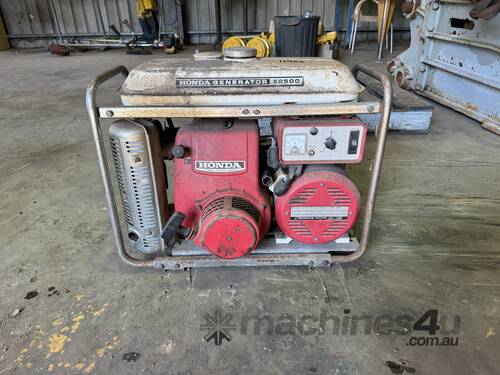 Honda E2500 Generator