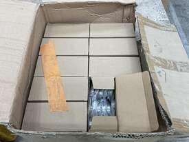 1x Box of Round Flush Pull Lids / 1x Box of Spring Locks - picture0' - Click to enlarge