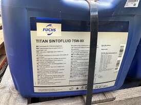 Pallet of 75W-80 Titan Sintofluid - picture0' - Click to enlarge